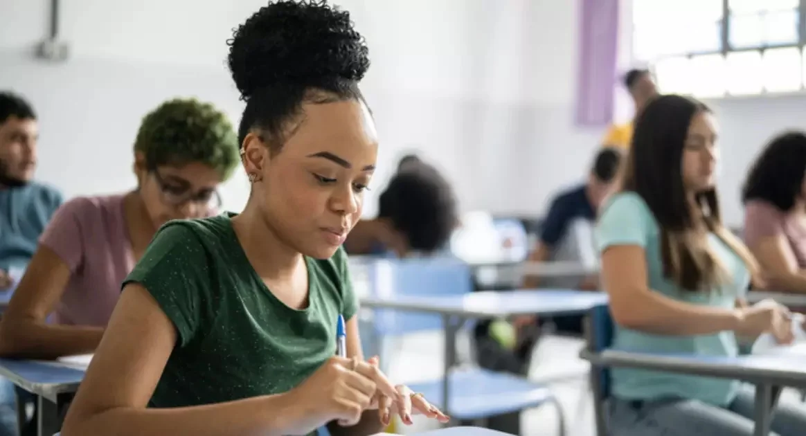 No Momento, Você Está Visualizando Seu Diploma Do Ensino Fundamental E Médio Em Apenas 1 Dia No Momento, Você Está Visualizando Seu Diploma Do Ensino Fundamental E Médio Em Apenas 1 Dia